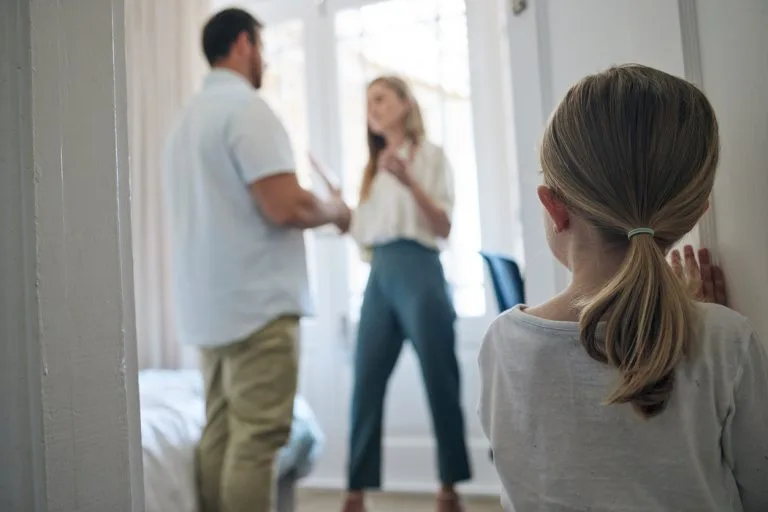 Disputes devant les enfants, comment gérer les disputes devant les enfants, se disputer devant les enfants, parents et enfants, parentalité