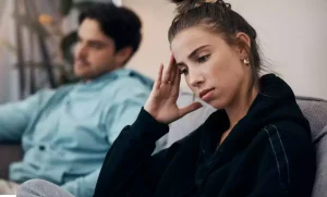 signes avant-coureurs d'une crise de couple, couple en crise, crise conjugale, reconnaitre les signes d'une crise de couple, couple en difficulté