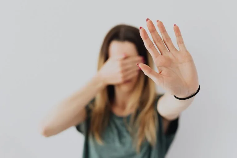 femme battue, femme abusée, violentomètre, violences au sein du couple, violence aux femmes,