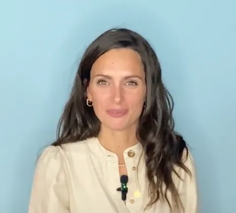Marylie Richard, Thérapeute de couple aidant face aux crises de confiance, infidélité, problèmes d’attachement, éloignement émotionnel, projets de vie divergents, et déséquilibre entre vie professionnelle et personnelle.