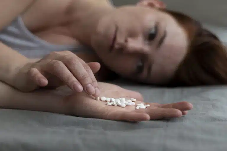 addiction, addict, dépendance, accro, drogue,