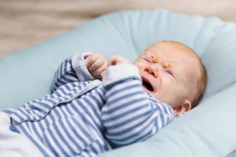 baby clash, charge mentale de la maman après la naissance, place du père après la naissance, crise de couple, arrivée du premier enfant