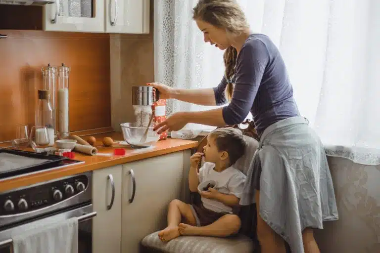 maman au foyer, mère au foyer, rester à la maison pour ses enfants, femme au foyer