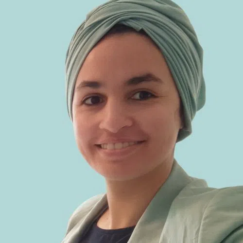 Médiateur familial intervenant dans les conflits familiaux, divorces conflictuels, ruptures complexes, successions, tensions intergénérationnelles, et divergences dans l’éducation des enfants après séparation.